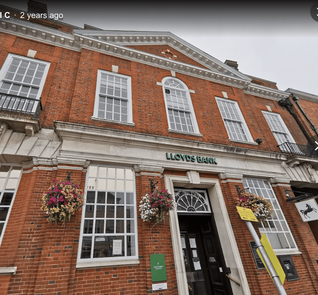 Lloyds Bank in Farnham sold to pub chain. Waverley 